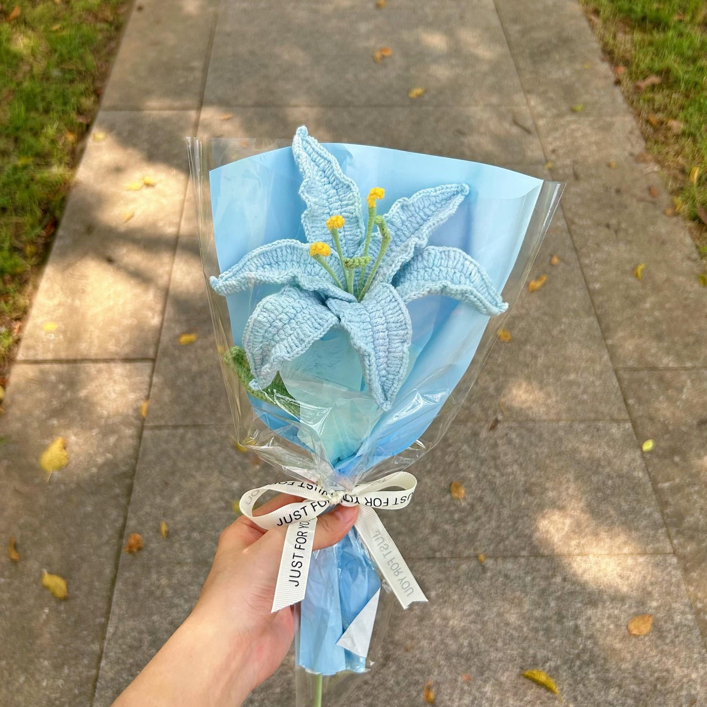 Crochet lily flower bouquet,handmade crochet flower,unique bridesmaid gift,forever flower,birthday,wedding,anniversary gift,for teacher,her